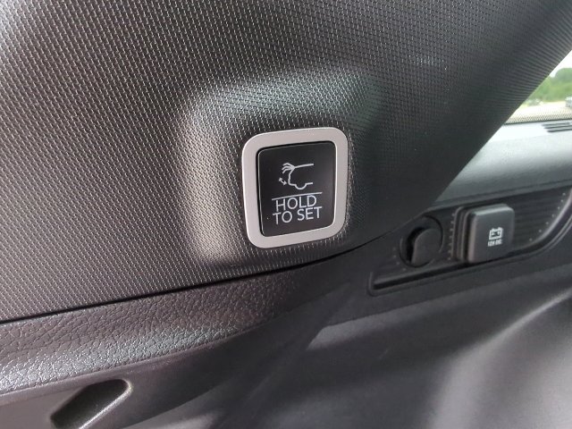 Used 2025 Jeep Grand Cherokee Altitude AWD/4WD image 36