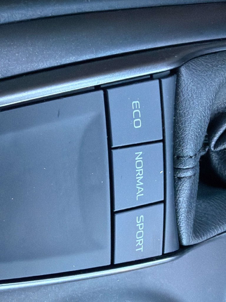 Certified 2024 Toyota Camry SE FWD image 17