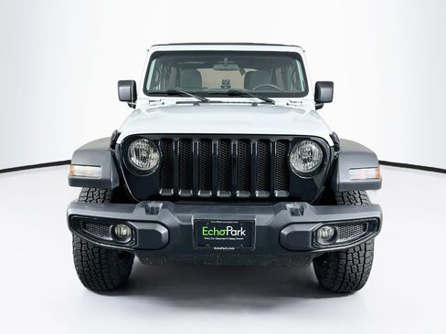 Used 2022 Jeep Wrangler Unlimited Sport AWD/4WD image 2
