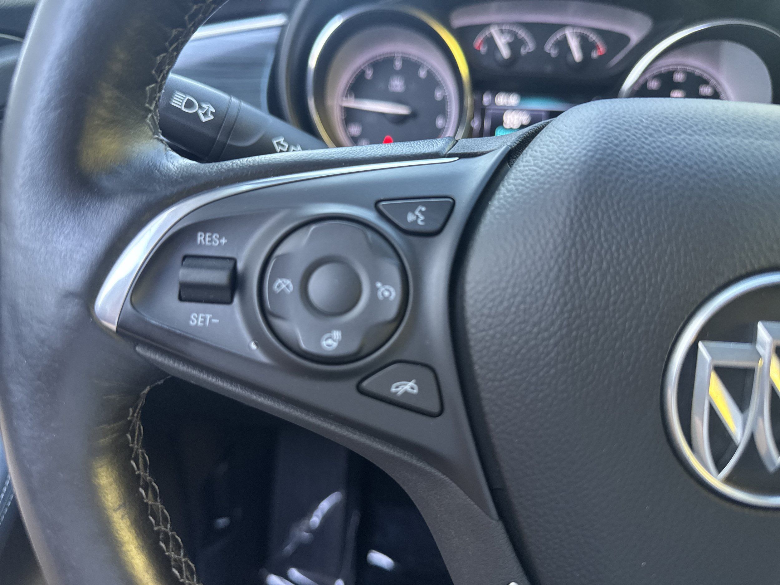 Used 2020 Buick Envision Essence AWD/4WD image 26