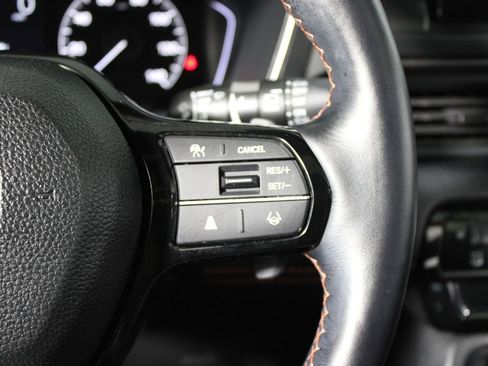 Used 2023 Honda Pilot TrailSport image 17