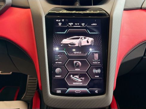 Used 2024 Lamborghini Revuelto image 28