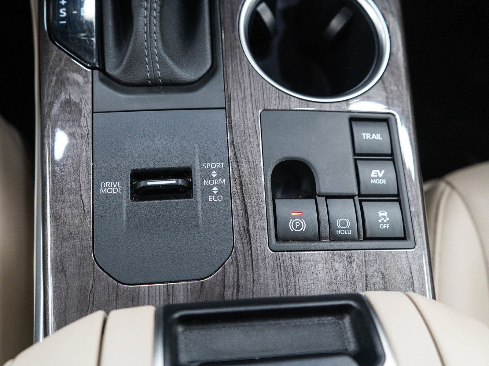 Used 2023 Toyota Highlander Platinum AWD/4WD image 25