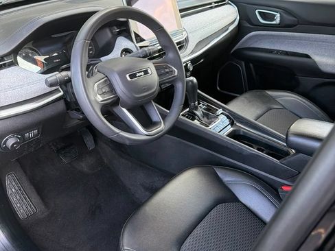 Used 2024 Jeep Compass Latitude AWD/4WD image 5