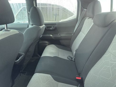 Used 2020 Toyota Tacoma TRD Off-Road image 18