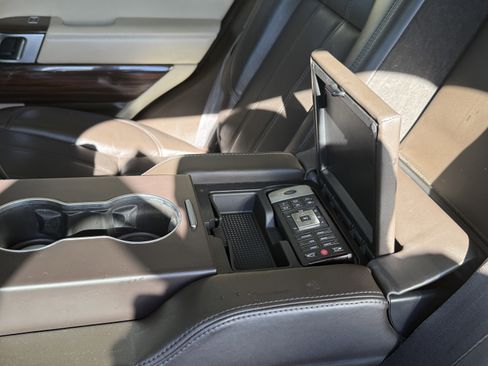 Used 2014 Land Rover Range Rover HSE image 29