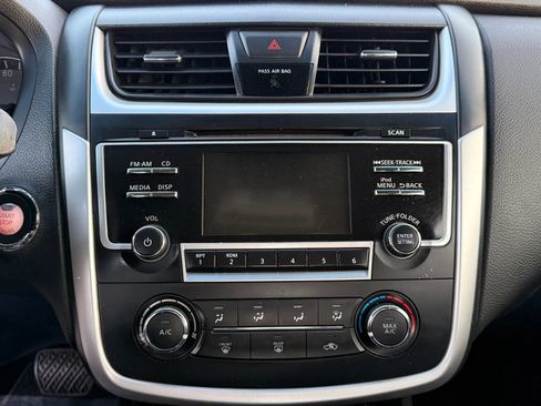 Used 2017 Nissan Altima 2.5 S w/ Power Driver Seat Package FWD image 27