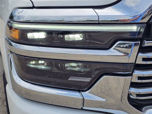 Used 2026 RAM 2500 Laramie AWD/4WD image 4