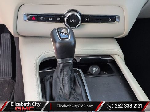 Used 2022 Volvo XC90 T5 Momentum AWD/4WD image 16