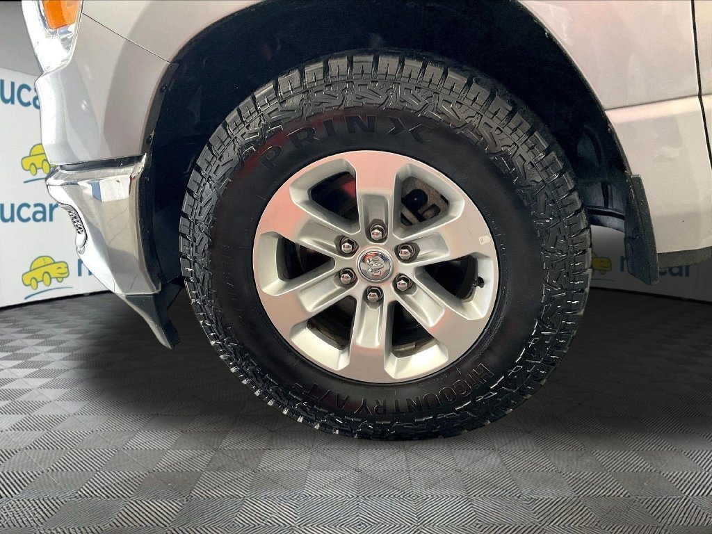 Used 2024 RAM 1500 Laramie AWD/4WD image 7
