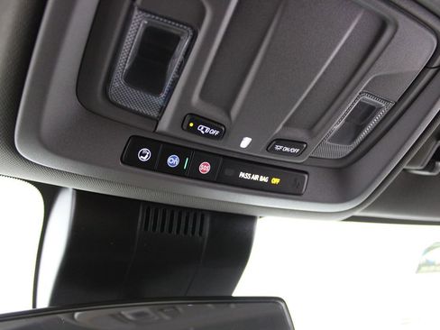 Used 2025 Chevrolet Silverado 1500 LT image 24