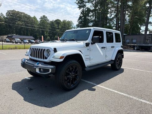Used 2024 Jeep Wrangler Unlimited Sahara w/ Technology Group AWD/4WD image 1