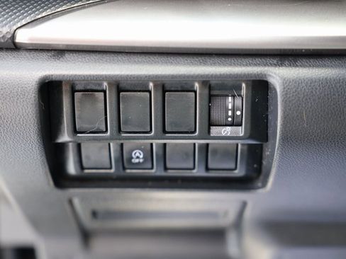 Used 2019 Subaru Forester Premium w/ All-Weather Package image 15