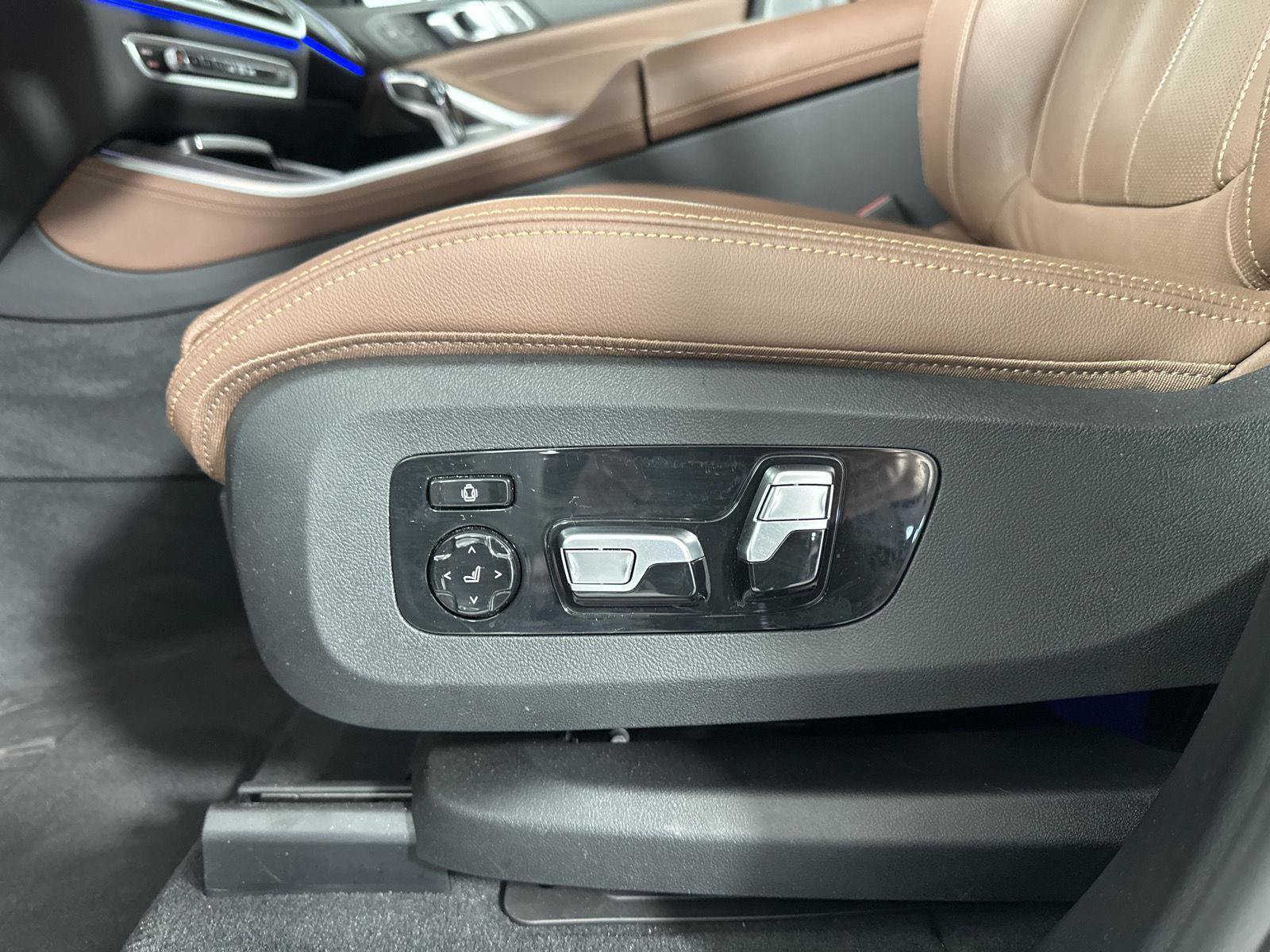 Used 2020 BMW X5 xDrive40i w/ Premium Package AWD/4WD image 9