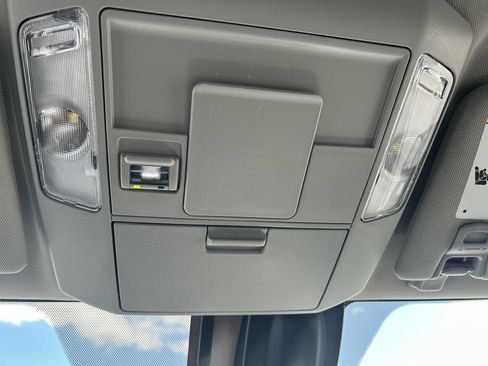 Used 2021 Toyota Tundra SR5 AWD/4WD image 32