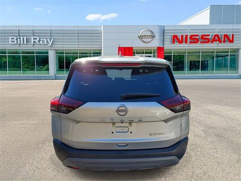 Certified 2023 Nissan Rogue SV image 4