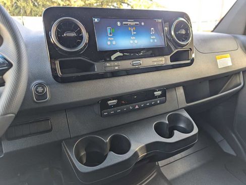 New 2025 Mercedes-Benz Sprinter 2500 image 28