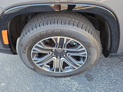 Used 2024 Jeep Wagoneer L Series II w/ Flexible Seating Group image 17