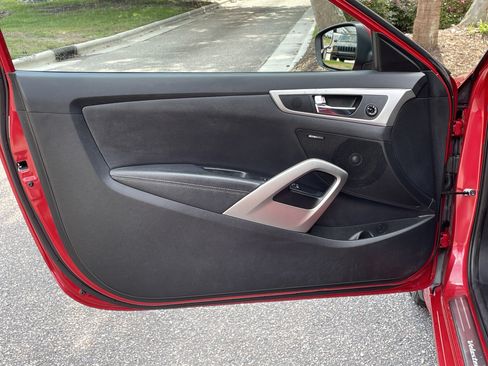 Used 2014 Hyundai Veloster RE:FLEX Edition FWD image 12
