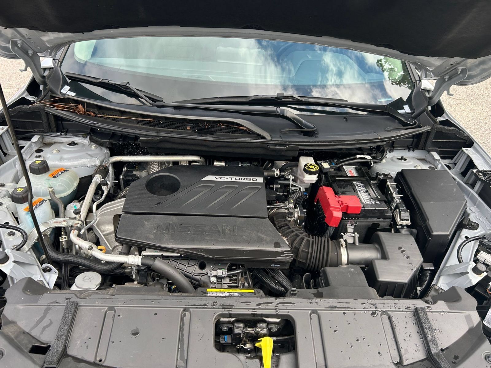 Used 2025 Nissan Rogue SV FWD image 27