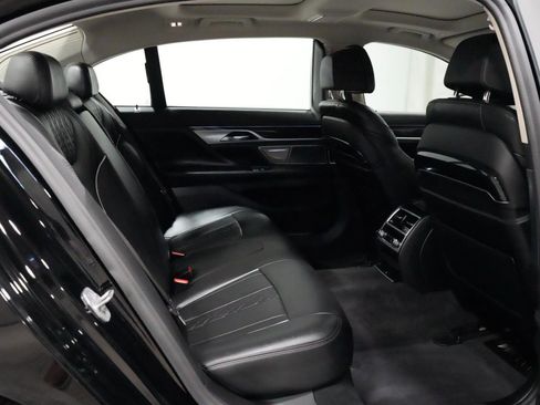 Used 2021 BMW 740i xDrive w/ Premium Package image 3