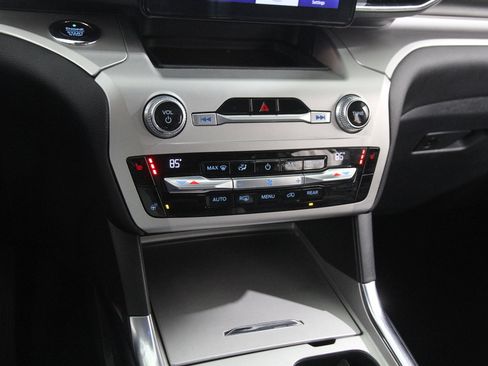 Certified 2021 Ford Explorer XLT w/ Equipment Group 202A image 14