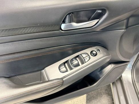 Used 2022 Nissan Altima 2.5 SR w/ Midnight Edition Package FWD image 6