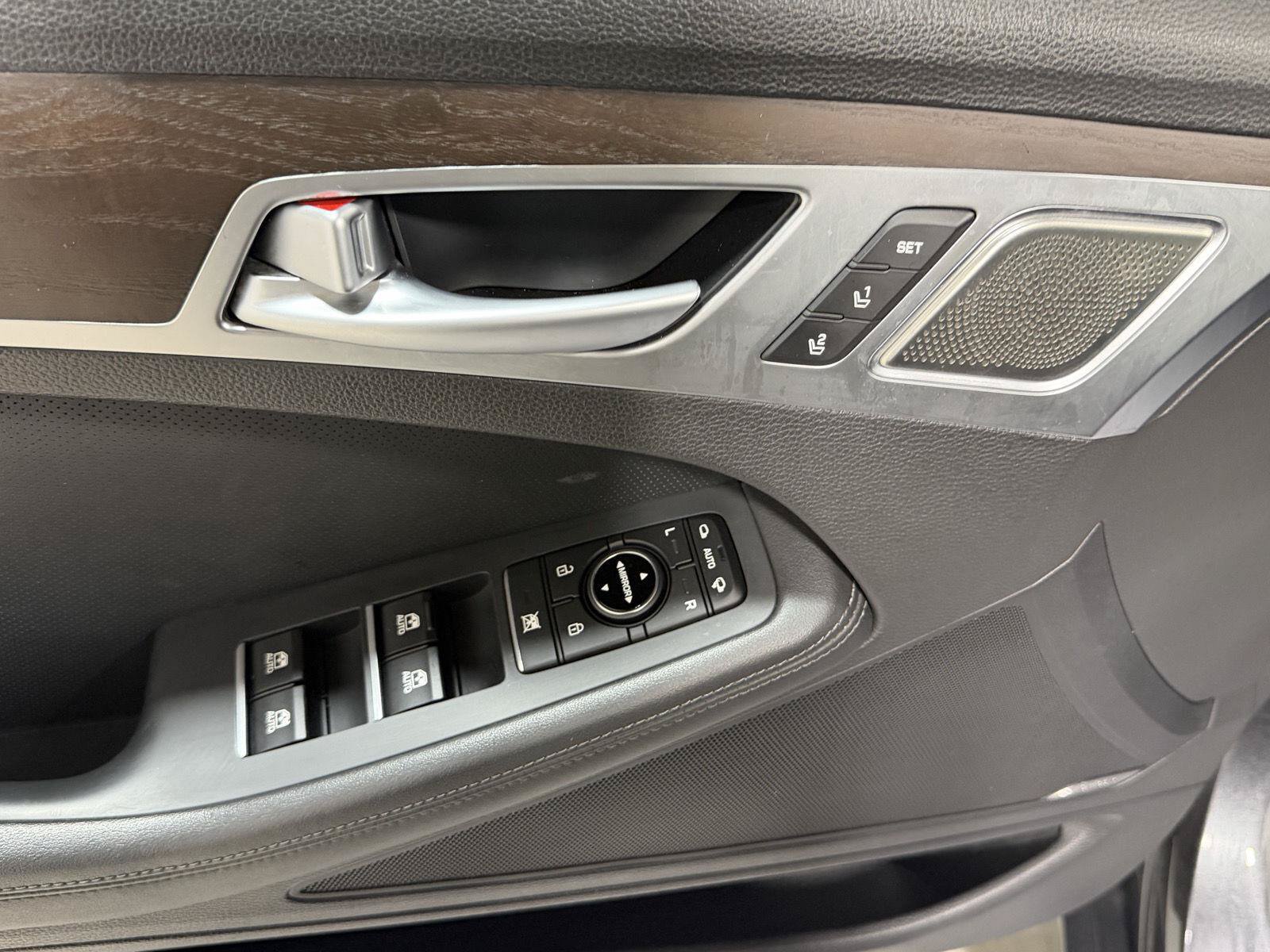 Used 2019 Genesis G80 3.8 w/ Ultimate Package 03 AWD/4WD image 27
