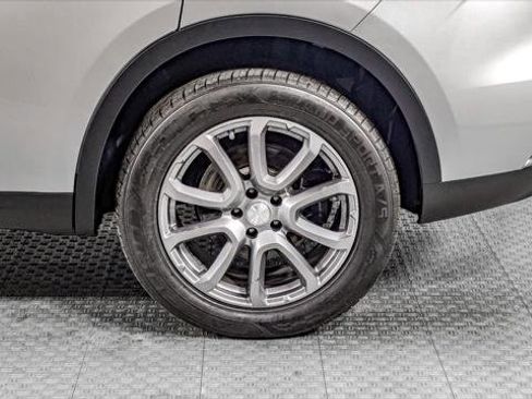 Used 2018 Maserati Levante image 35