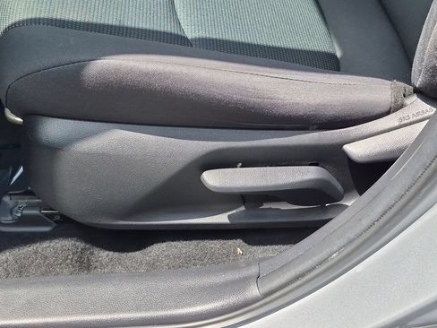 Used 2021 Toyota RAV4 LE w/ Carpet Mat Package (TMS) FWD image 16