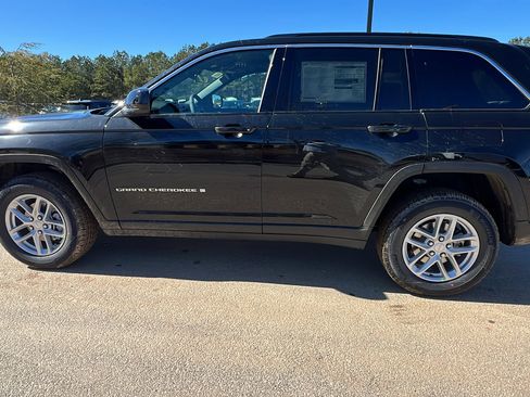 New 2026 Jeep Grand Cherokee Laredo X image 11