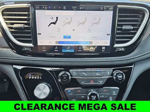 New 2025 Chrysler Pacifica Select image 22