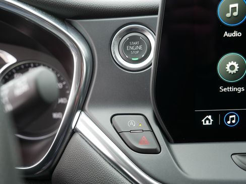 Certified 2025 Chevrolet Blazer LT w/ Convenience Package image 33