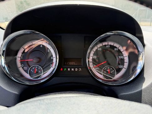 Used 2018 Dodge Grand Caravan SXT FWD image 17