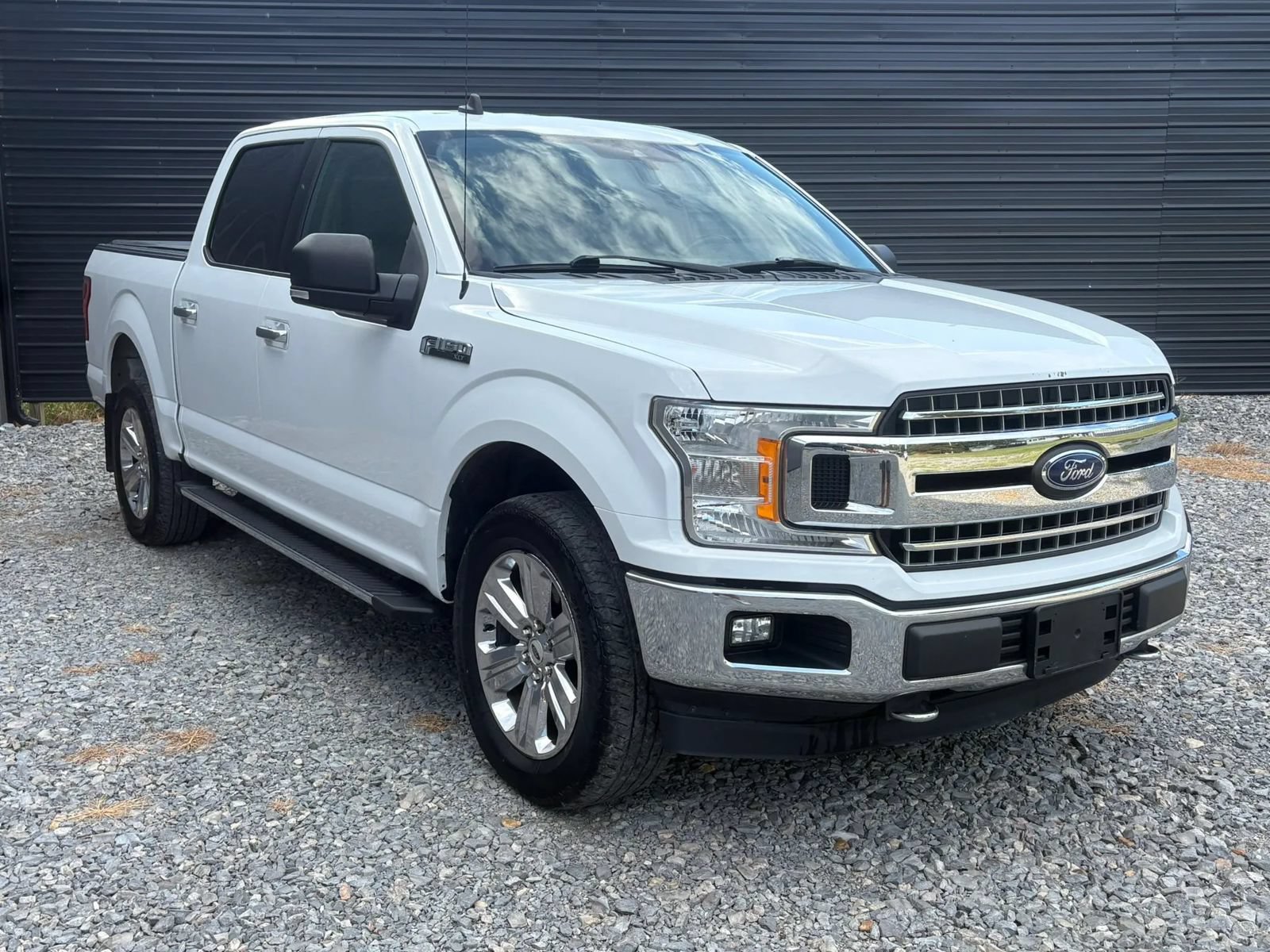 Used 2019 Ford F150 XLT w/ Equipment Group 302A Luxury AWD/4WD image 3