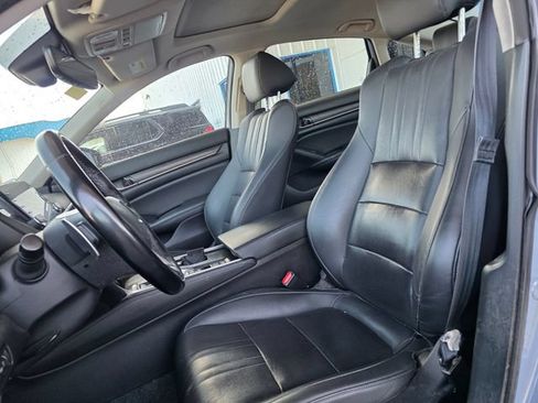 Used 2022 Honda Accord Touring image 10