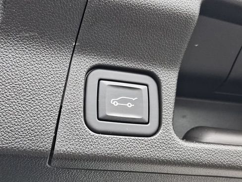 Certified 2023 GMC Acadia SLT AWD/4WD image 30
