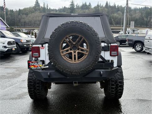 Used 2012 Jeep Wrangler Unlimited Sport w/ Connectivity Group AWD/4WD image 6