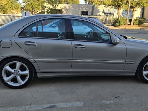 Used 2004 Mercedes-Benz C 320 Sedan image 10