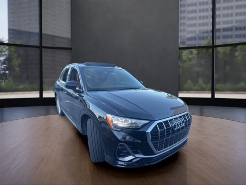 Used 2020 Audi Q3 2.0T Premium w/ Convenience Package image 3