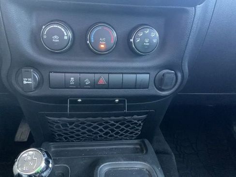 Used 2018 Jeep Wrangler Unlimited Sport AWD/4WD image 20