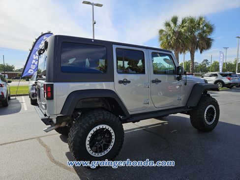 Used 2018 Jeep Wrangler Unlimited Sport S AWD/4WD image 5