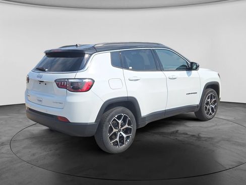Used 2025 Jeep Compass Limited AWD/4WD image 9