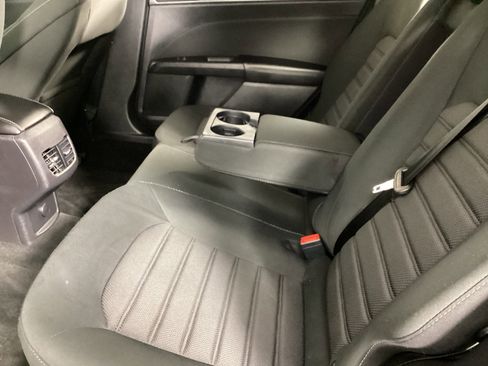 Used 2020 Ford Fusion SE image 33