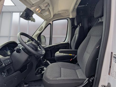 Used 2025 RAM ProMaster 2500 w/ U-Haul Equipment Group FWD image 21