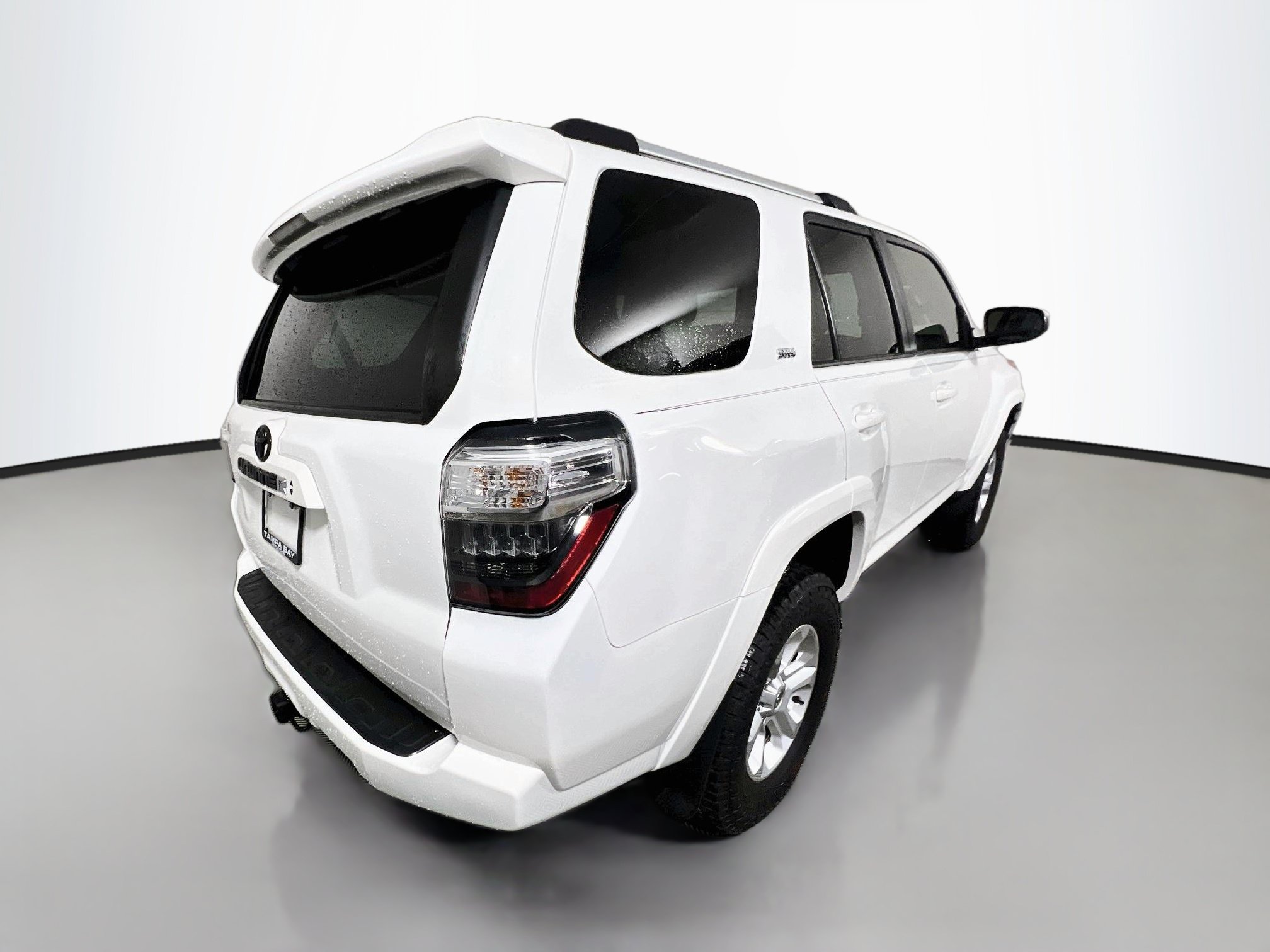 Used 2023 Toyota 4Runner SR5 AWD/4WD image 4