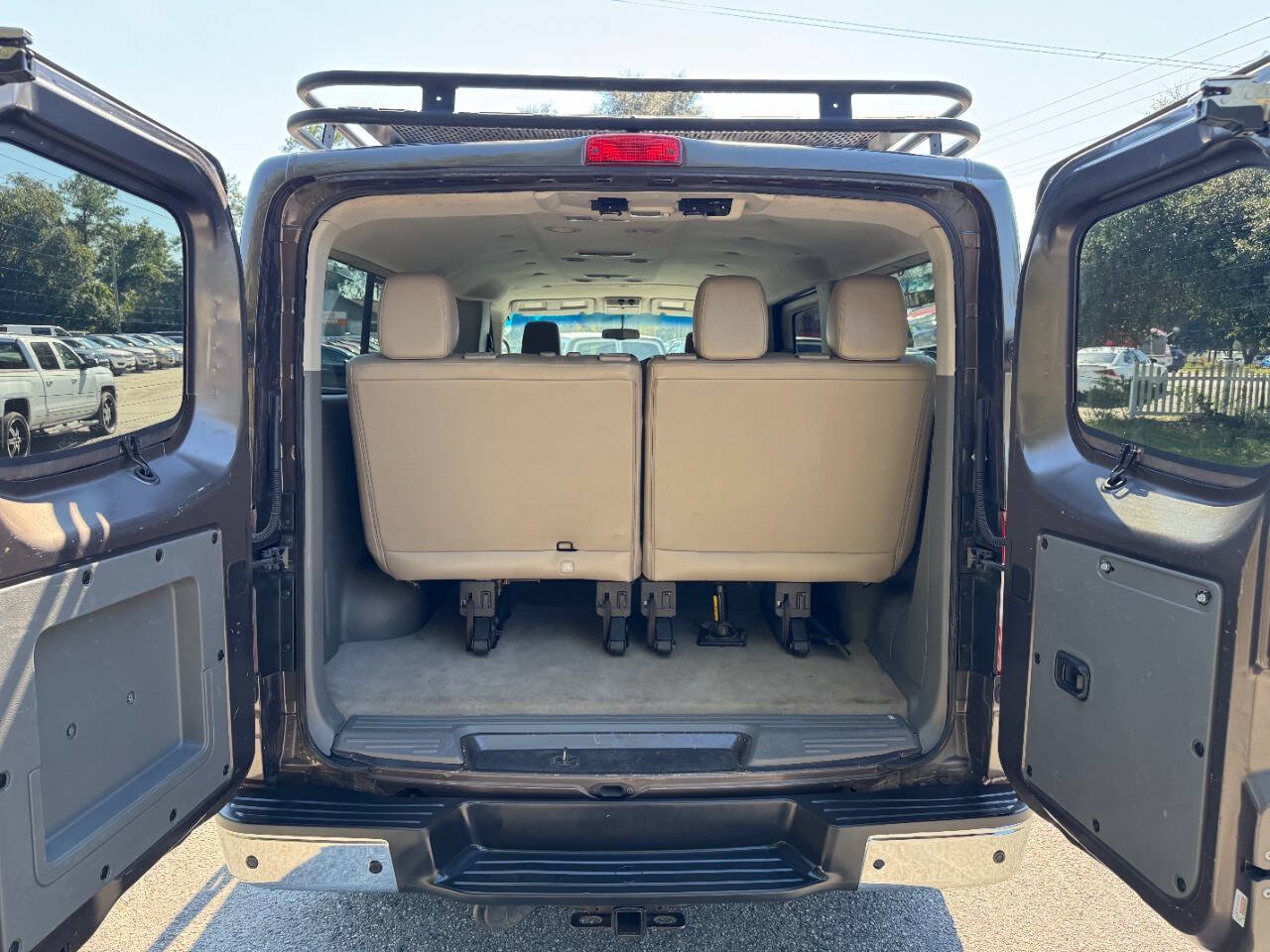Used 2017 Nissan NV 3500 SL RWD image 10