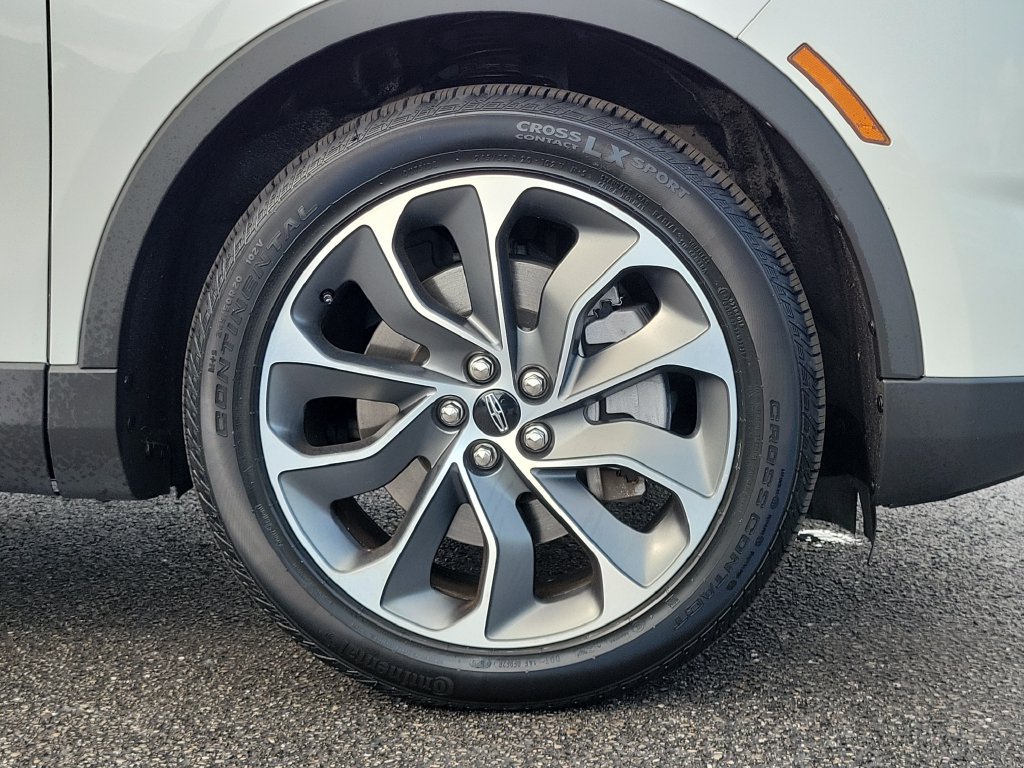 Certified 2023 Lincoln Nautilus Reserve AWD/4WD image 11