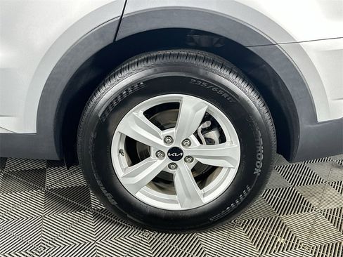 Used 2022 Kia Sorento LX image 33