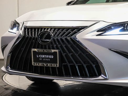 Used 2025 Lexus ES 350 w/ Premium Package FWD image 8
